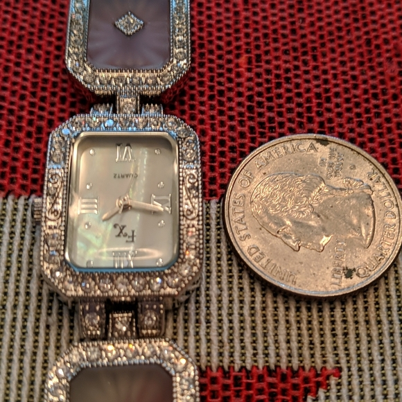 vintage crystal watch (thredup) - Picture 3 of 13